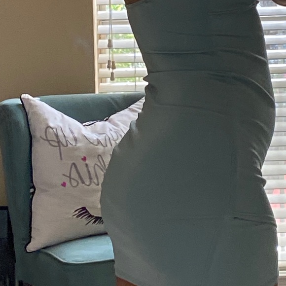 GREEN BODYCON DRESS - Picture 2 of 4